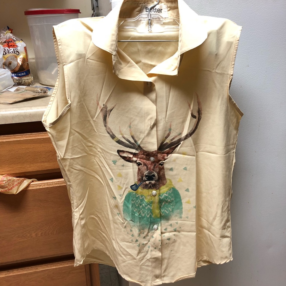 sleeveless shirt
